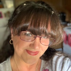 Meet your Posher, April